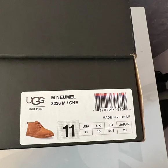 UGG Neumel Boot - Picture 6 of 15